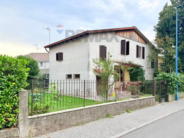 Villa Indipendente in vendita a Zona Ovest, Brescia