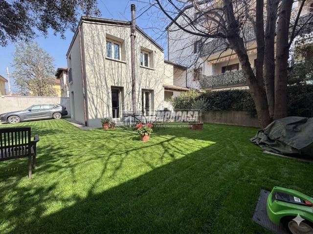 Villa Indipendente in vendita a Zona Ovest, Brescia