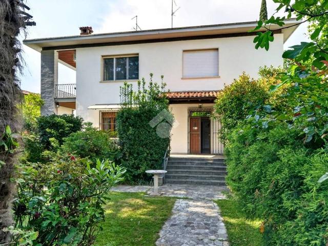 Villa Indipendente in vendita a Zona Centro, Brescia