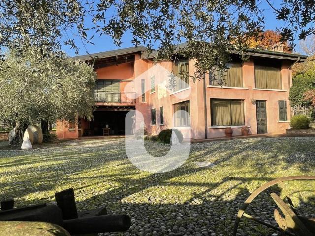 Villa Indipendente in vendita a Zona Nord, Brescia