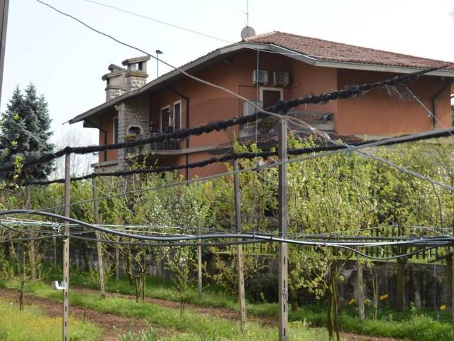 Villa Indipendente in vendita a Zona Est, Brescia