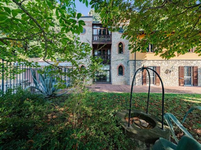 Villa Indipendente in vendita a Zona Centro, Brescia