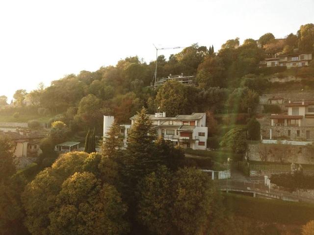 Villa Indipendente in vendita a Zona Centro, Brescia