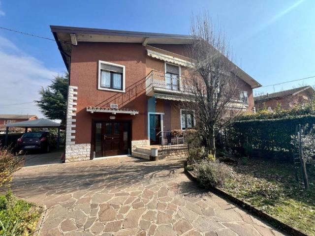 Villa Indipendente in vendita a Zona Est, Brescia