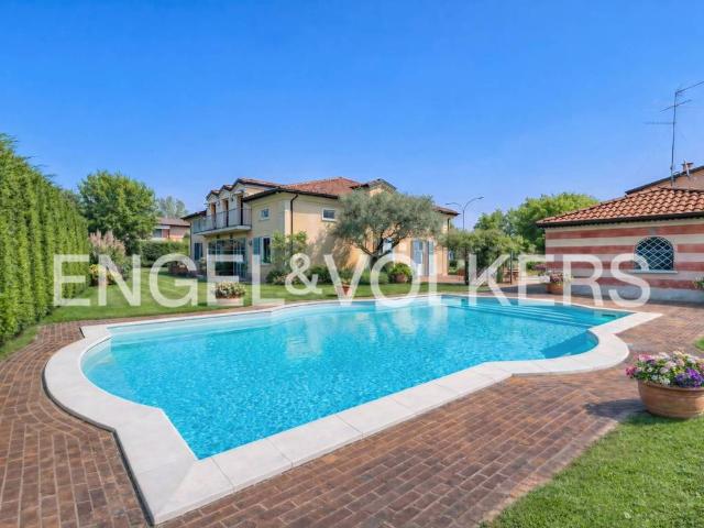 Villa Indipendente in vendita a Zona Sud, Brescia