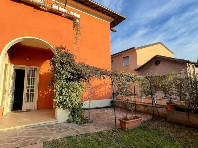 Villa Indipendente in vendita a Zona Est, Brescia