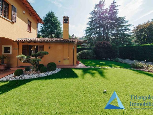 Villa Indipendente in vendita a Zona Nord, Brescia