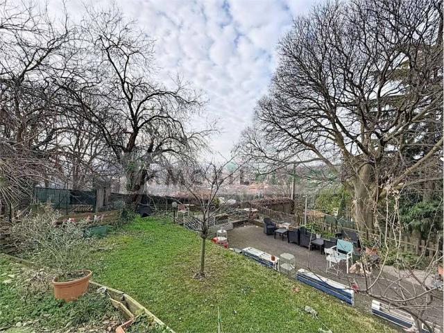 Villa Indipendente in vendita a Zona Centro, Brescia