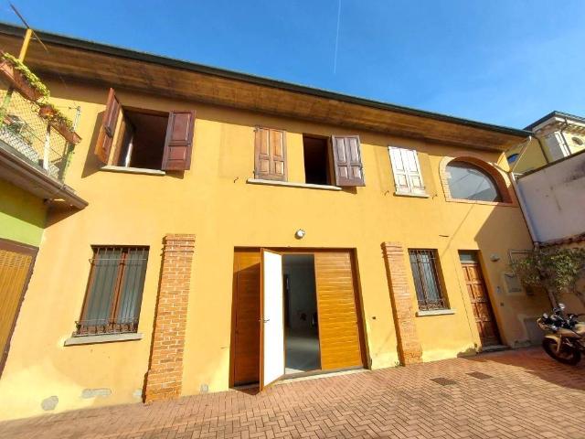 Villa Indipendente in vendita a Zona Est, Brescia