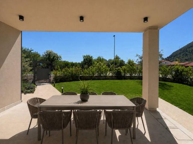 Villa Indipendente in vendita a Zona Est, Brescia