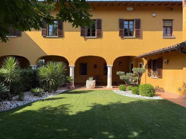 Villa Indipendente in vendita a Zona Nord, Brescia