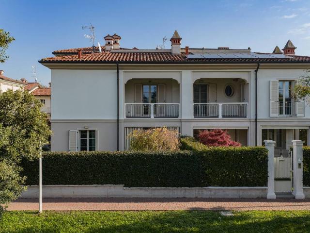 Villa Indipendente in vendita a Zona Centro, Brescia