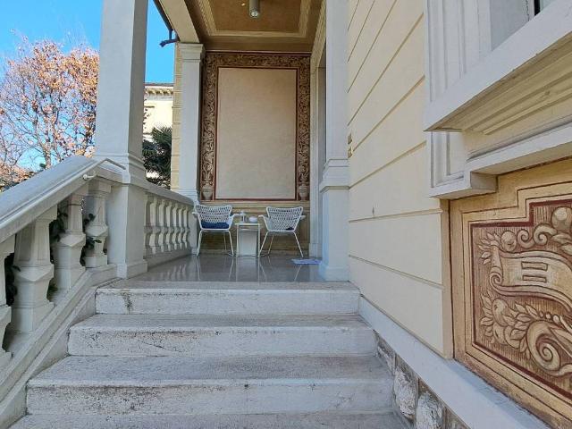 Villa Indipendente in vendita a Zona Centro, Brescia