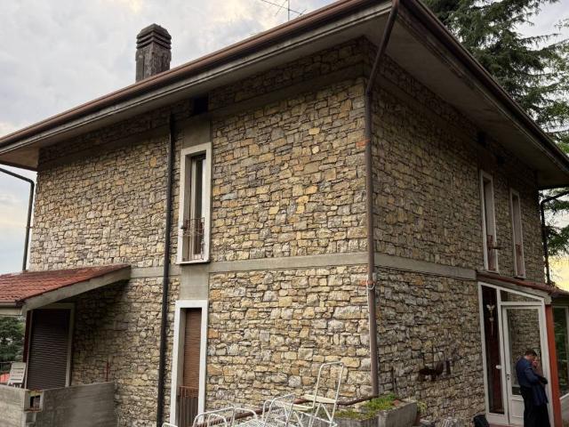 Villa Indipendente in vendita a Zona Nord, Brescia