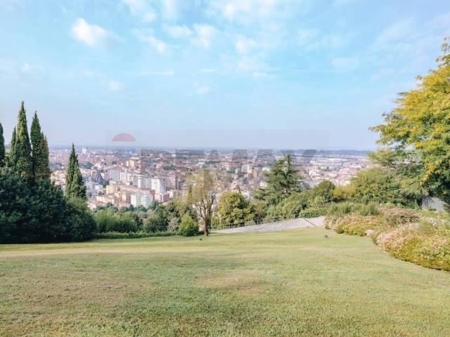 Villa Indipendente in vendita a Zona Nord, Brescia