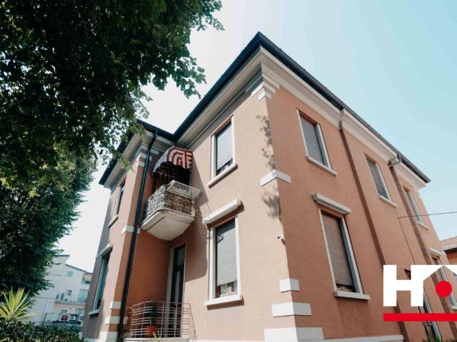 Villa Indipendente in vendita a Zona Centro, Brescia