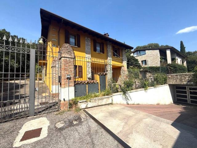 Villa Indipendente in vendita a Zona Est, Brescia