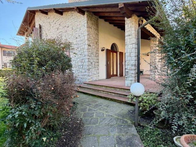 Villa Indipendente in vendita a Zona Ovest, Brescia