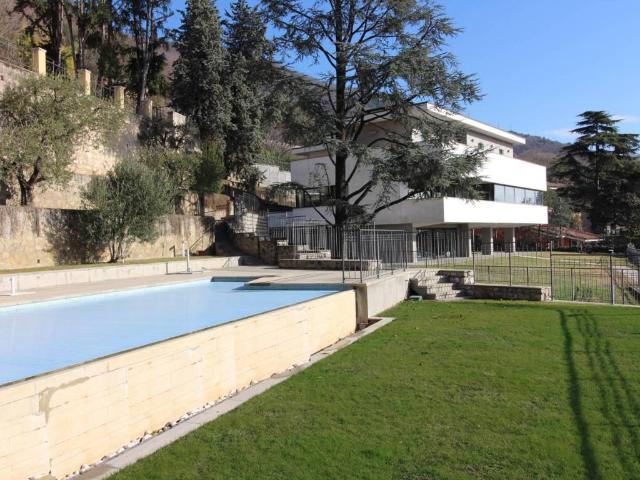 Villa Indipendente in vendita a Zona Centro, Brescia