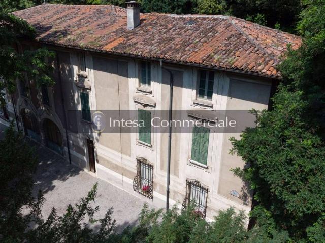 Villa Indipendente in vendita a Zona Centro, Brescia