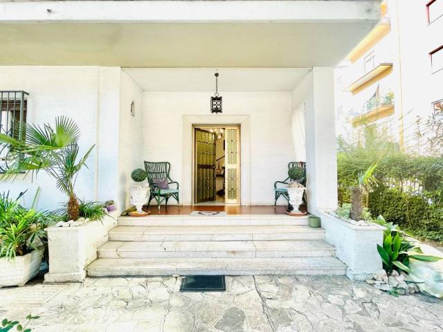 Villa Indipendente in vendita a Zona Nord, Brescia