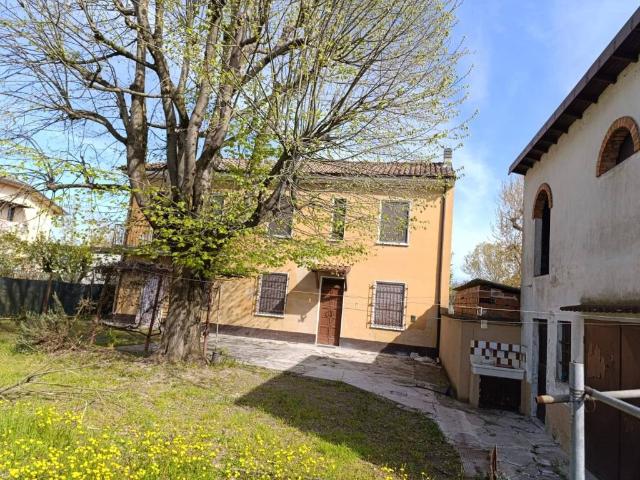 Villa Indipendente in vendita a Bressana Bottarone, Lombardia