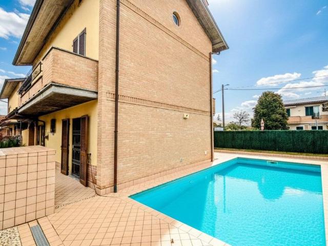 Villa Indipendente in vendita a Bressana Bottarone, Lombardia