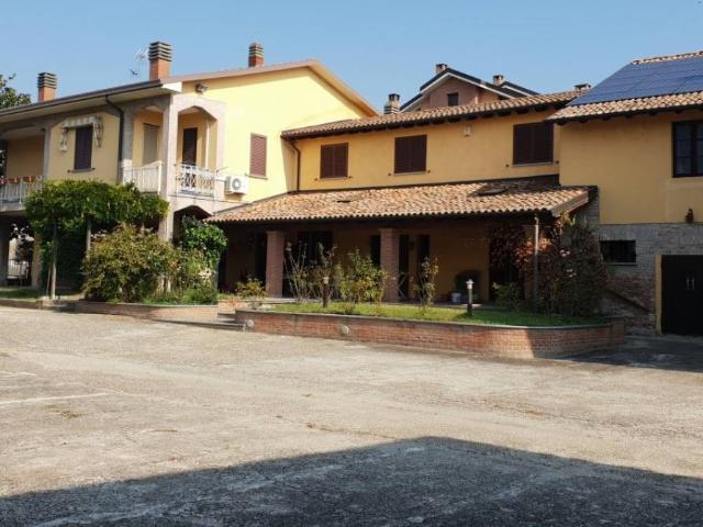 Villa Indipendente in vendita a Bressana Bottarone, Lombardia