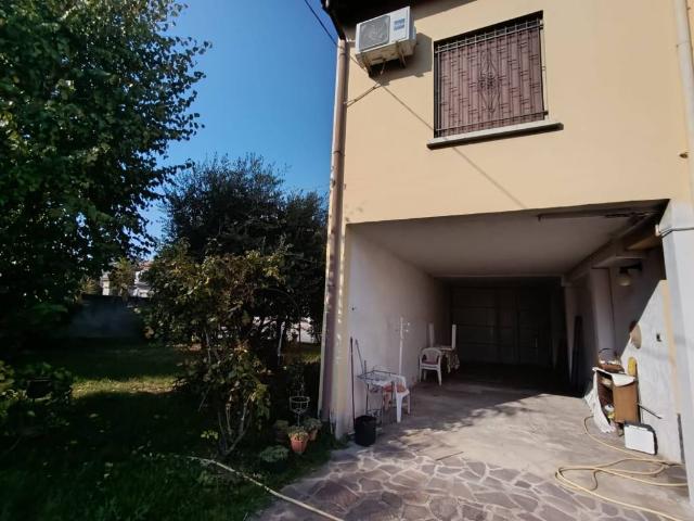 Villa Indipendente in vendita a Bressana Bottarone, Lombardia