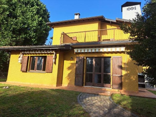 Villa Indipendente in vendita a Comunità Montana Valli del Verbano, Brezzo Di Bedero