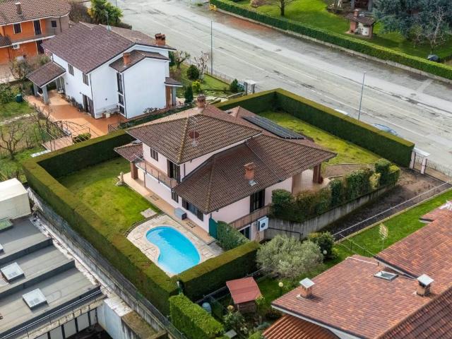 Villa Indipendente in vendita a Piemonte, Torino