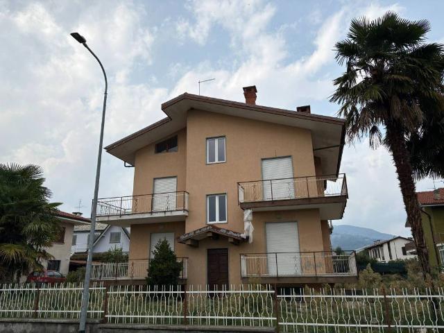 Villa Indipendente in vendita a Bricherasio, Torino