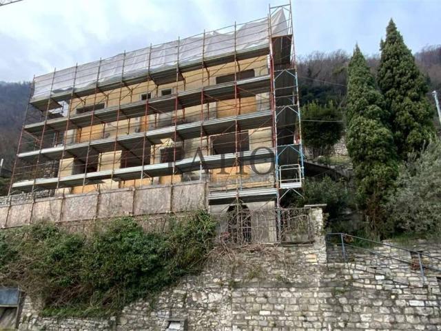 Villa Indipendente in vendita a Brienno, Lombardia