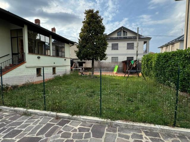 Villa Indipendente in vendita a Brignano Gera D'adda, Lombardia