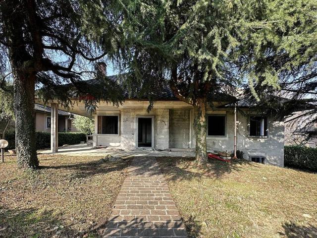 Villa Indipendente in vendita a Briosco, Lombardia