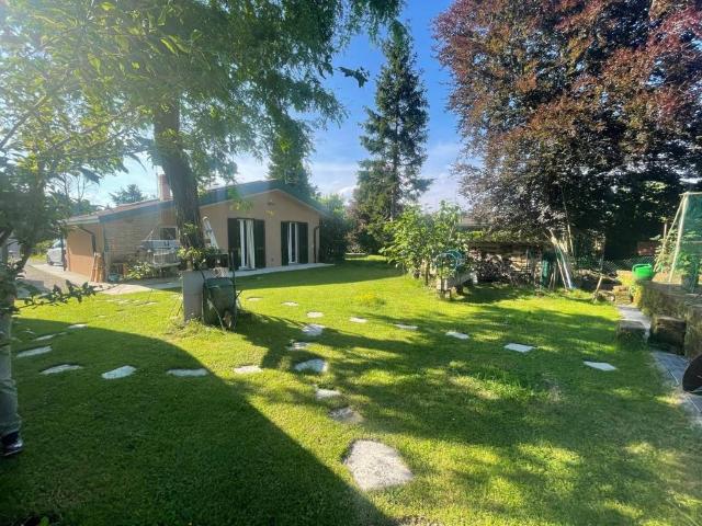 Villa Indipendente in vendita a Briosco, Lombardia