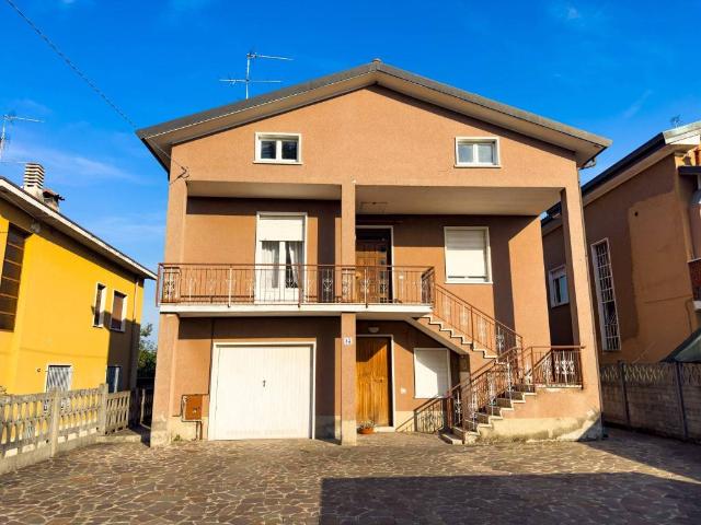 Villa Indipendente in vendita a Briosco, Lombardia