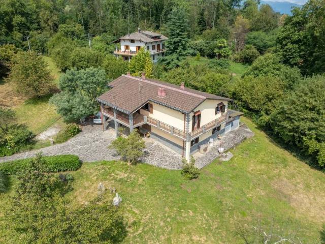 Villa Indipendente in vendita a Comunità Montana Valli del Verbano, Brissago Valtravaglia