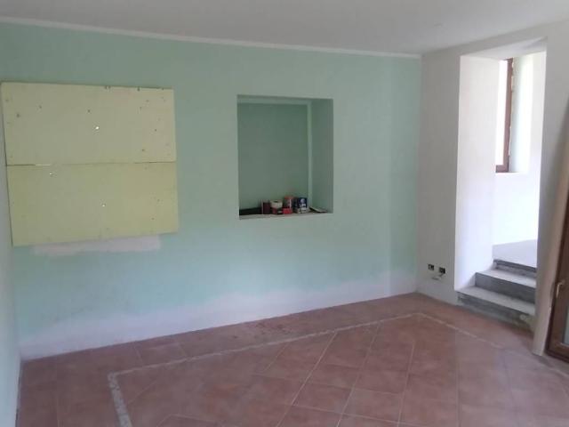 Villa Indipendente in vendita a Comunità Montana Valli del Verbano, Brissago Valtravaglia