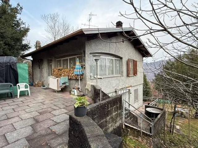 Villa Indipendente in vendita a Comunità Montana Valli del Verbano, Brissago Valtravaglia