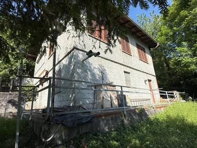 Villa Indipendente in vendita a Comunità Montana Valli del Verbano, Brissago Valtravaglia