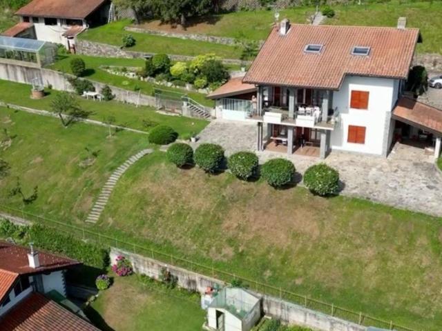 Villa Indipendente in vendita a Comunità Montana Valli del Verbano, Brissago Valtravaglia