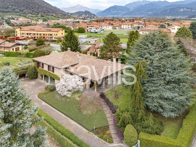 Villa Indipendente in vendita a Vaccarezza Vecchia, Brivio