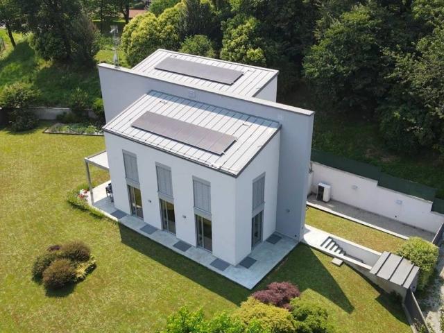 Villa Indipendente in vendita a Vaccarezza Nuova, Brivio