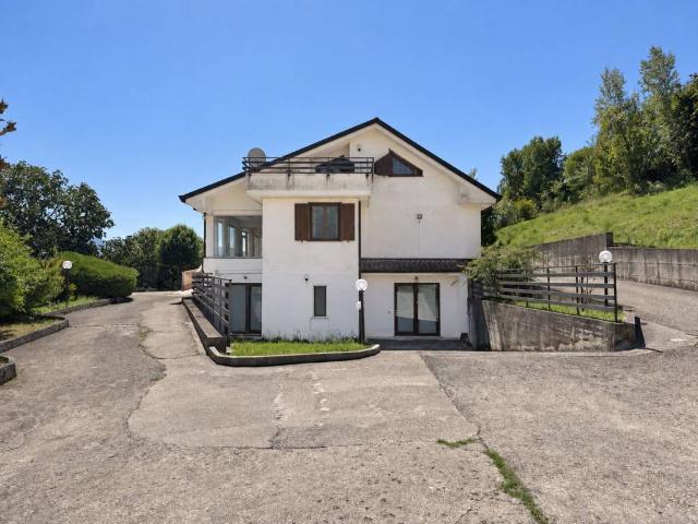 Villa Indipendente in vendita a Broccostella, Frosinone