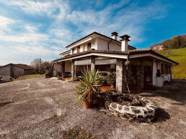 Villa Indipendente in vendita a Brogliano, Veneto