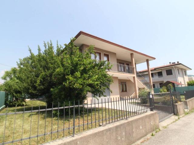 Villa Indipendente in vendita a Brogliano, Veneto