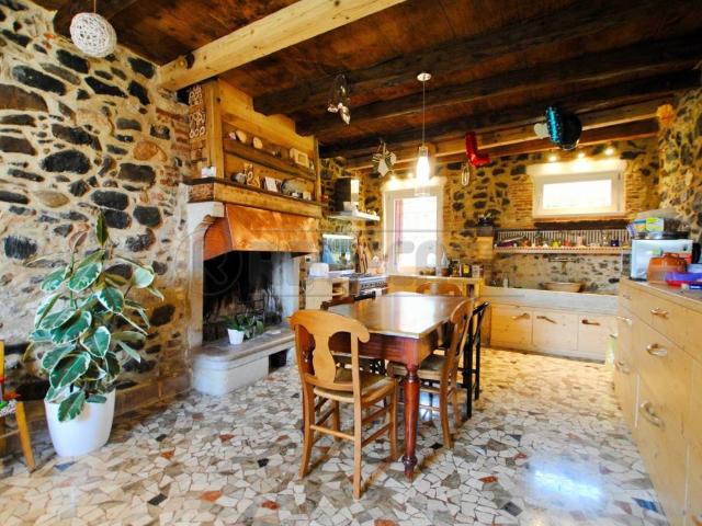 Villa Indipendente in vendita a Brogliano, Veneto