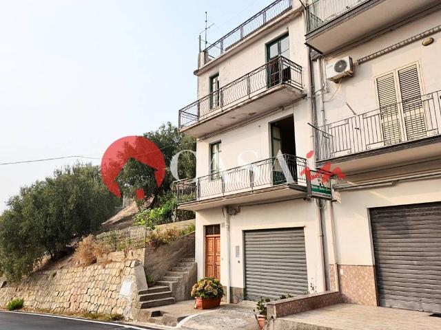 Villa Indipendente in vendita a Brolo, Sicilia