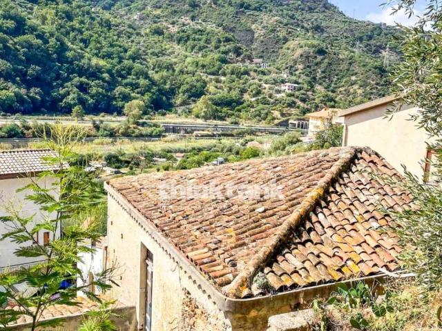Villa Indipendente in vendita a Brolo, Sicilia